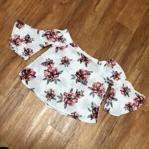 Iris White Floral Off Shoulder Blouse Size Large